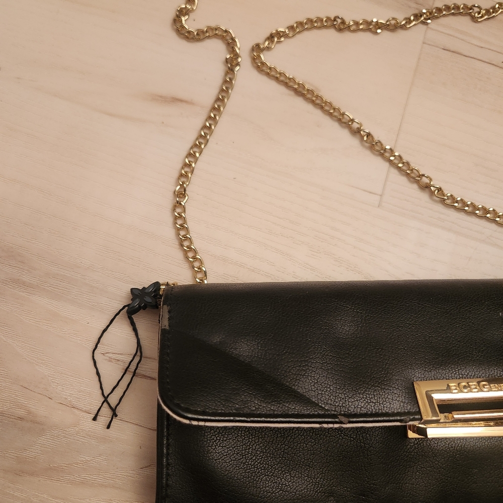 Elegant BCBG Generation Black Chain Shoulder Bag - Picture 5 of 8